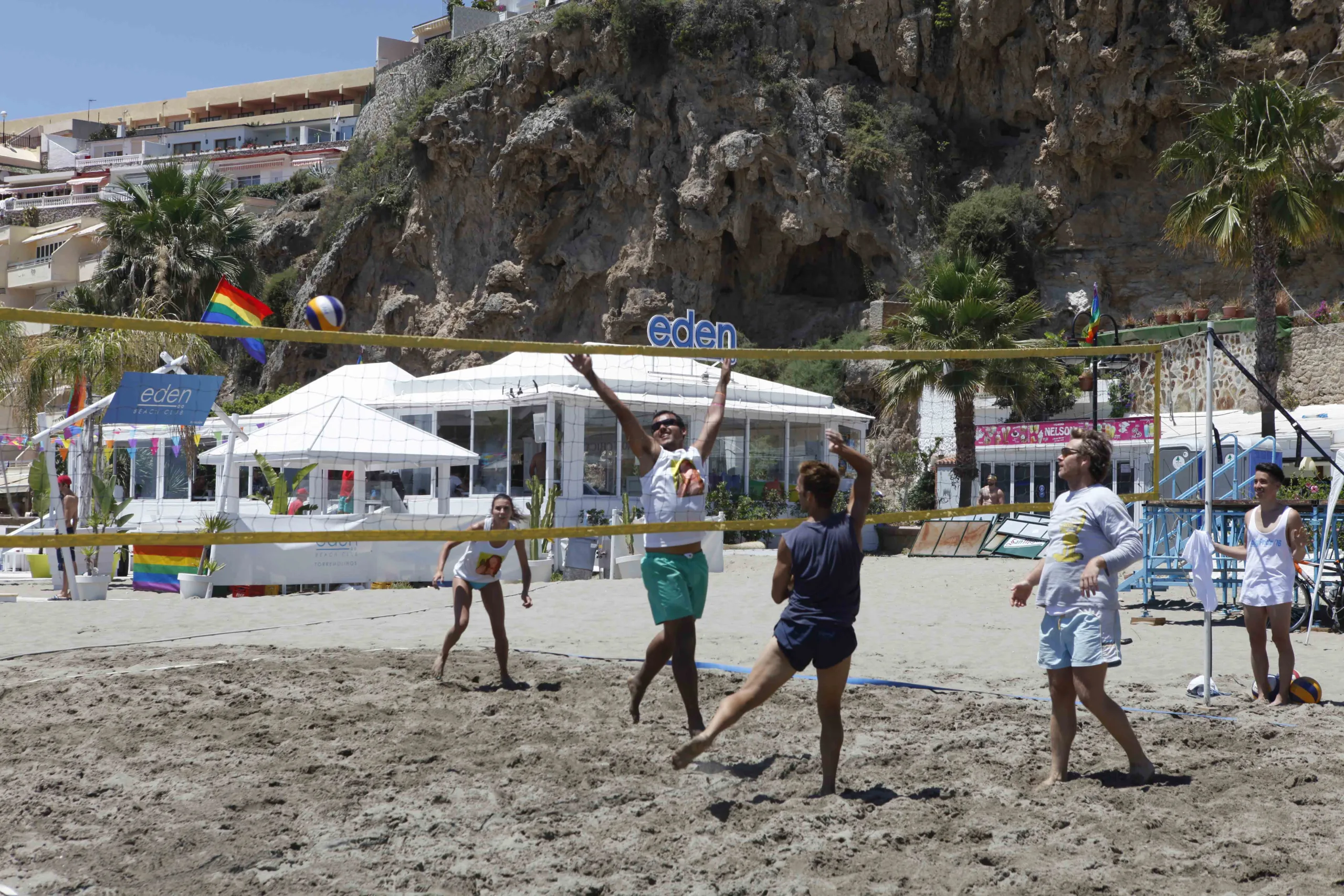 juegos playa Pride Torremolinos